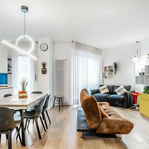 cozy-home-san-siro-duomo-netflix-design.it-lombardy.com/
