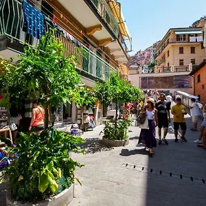 ca-de-carlin.hotelitalianriviera.com/